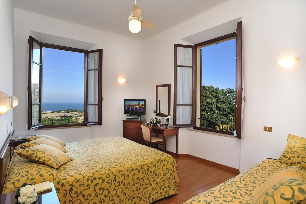 Hotel Bel Sit Senigallia Værelse billede