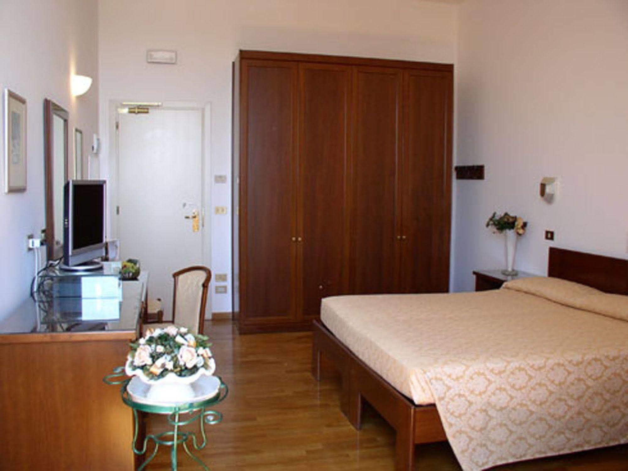 Hotel Bel Sit Senigallia Eksteriør billede